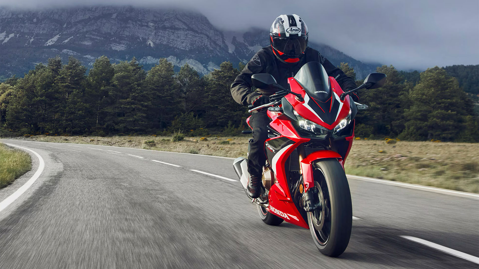 Motorcyclist riding a sport bike for a Tacoma motorcycle accident lawyer article